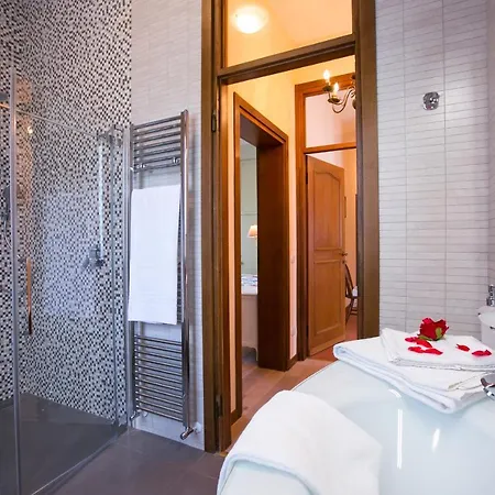 Sleeps 8 Pool Air Con Villa Menaggio